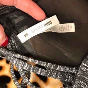 Victoria's Secret Intimates & Sleepwear - Vsx sports bra strappy back large Victoria's Secret Intimates & Sleepwear - Vsx sports bra strappy back large